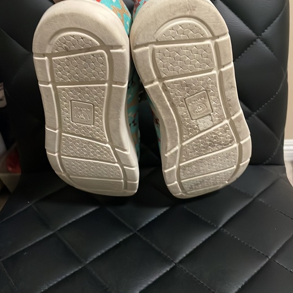 •ARIATS• - Picture 6 of 8